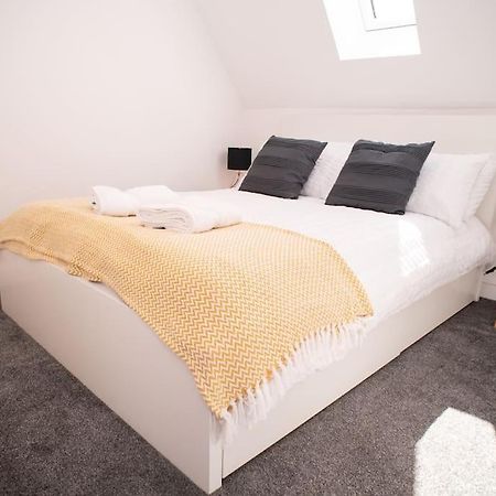 Orchid Lodge - Two Bed Generous Flat - Parking, Netflix, Wifi - Close To Blenheim Palace & Oxford - F4 Kidlington Exteriér fotografie
