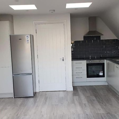 Orchid Lodge - Two Bed Generous Flat - Parking, Netflix, Wifi - Close To Blenheim Palace & Oxford - F4 Kidlington Exteriér fotografie
