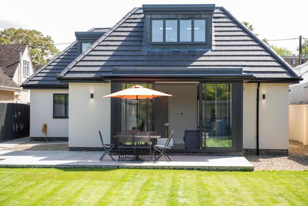 Orchid Lodge - Two Bed Generous Flat - Parking, Netflix, Wifi - Close To Blenheim Palace & Oxford - F4 Kidlington Exteriér fotografie