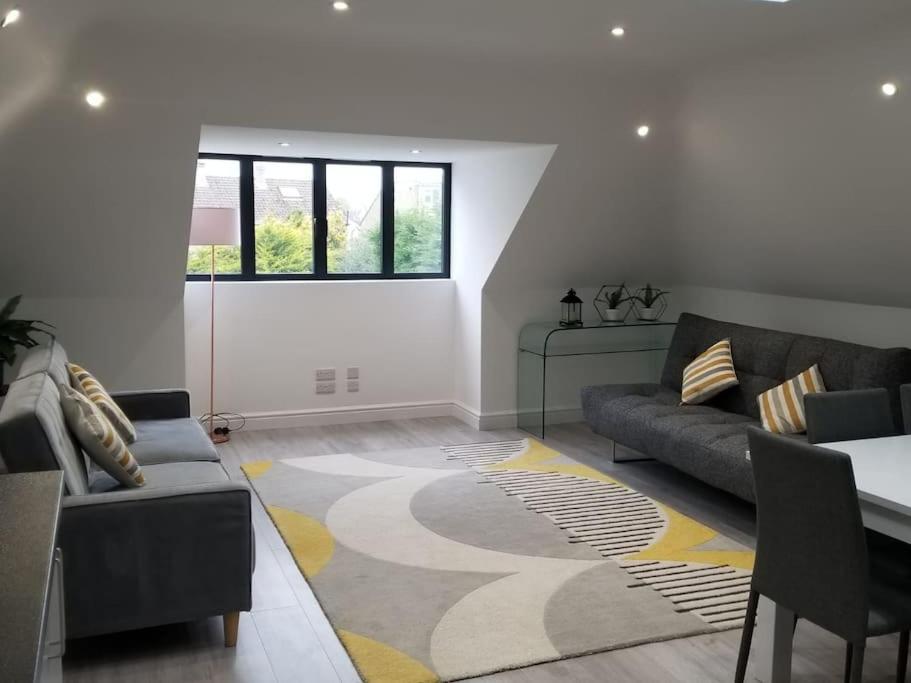 Orchid Lodge - Two Bed Generous Flat - Parking, Netflix, Wifi - Close To Blenheim Palace & Oxford - F4 Kidlington Exteriér fotografie